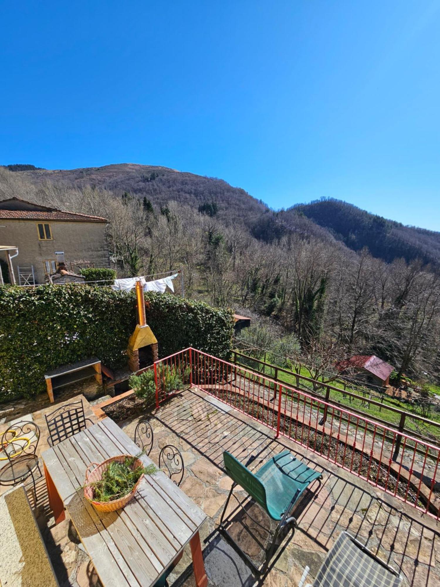 Deliziosa Casetta Sull'Appennino Toscano Montefegatesi Exterior photo